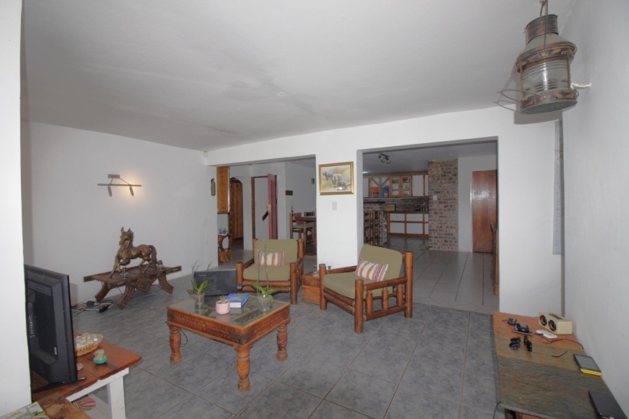 7 Bedroom Property for Sale in Noorsekloof Eastern Cape